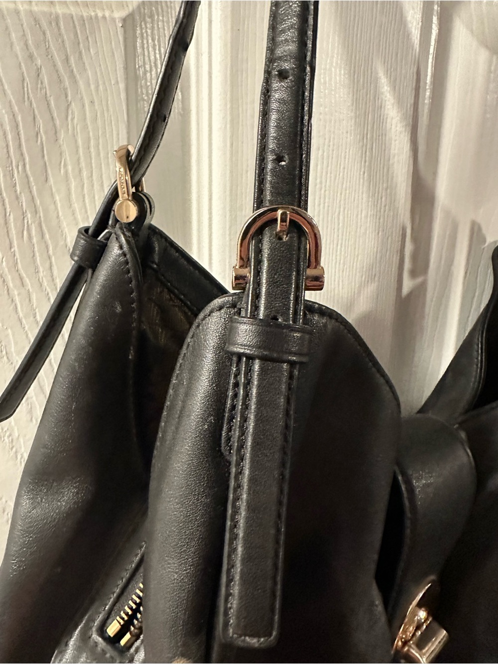 Coach Madison Carlyle Black Leather Shoulder Bag with Gold Turnlock - Picture 4 of 12